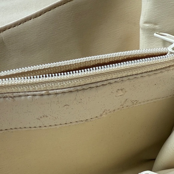 Givenchy Women’s Vintage Chic Cream Crossbody Bag - Picture 7 of 16